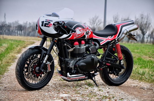 the-evo-cafe-racer--triumph-bonneville 1